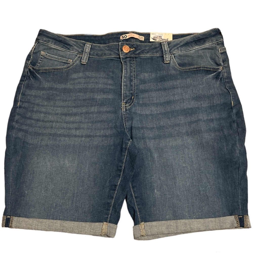 Women’s Plus SO Bermuda Medium Wash Denim Shorts Size 16